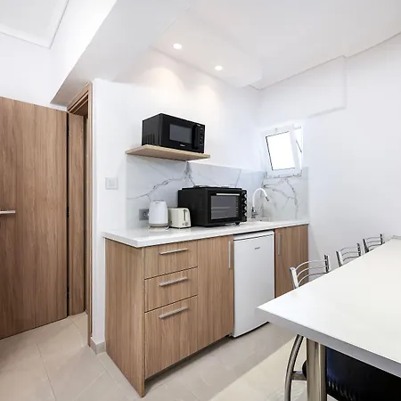 Poseidon アパートホテル