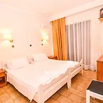 Poseidon 公寓式酒店 3*