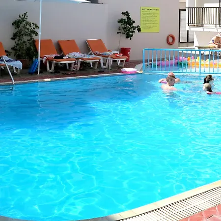 Poseidon Lägenhetshotell 3*