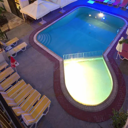 Poseidon Apartahotel 3*